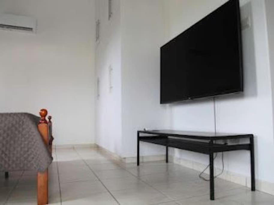 Beautiful Five Minutes From Beach! Apartman *