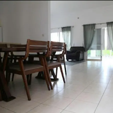 Beautiful Villa Five Minutes From Coral Bay Beach! Exterior photo