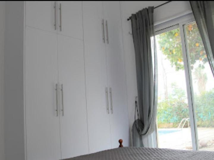 Beautiful Five Minutes From Beach! *